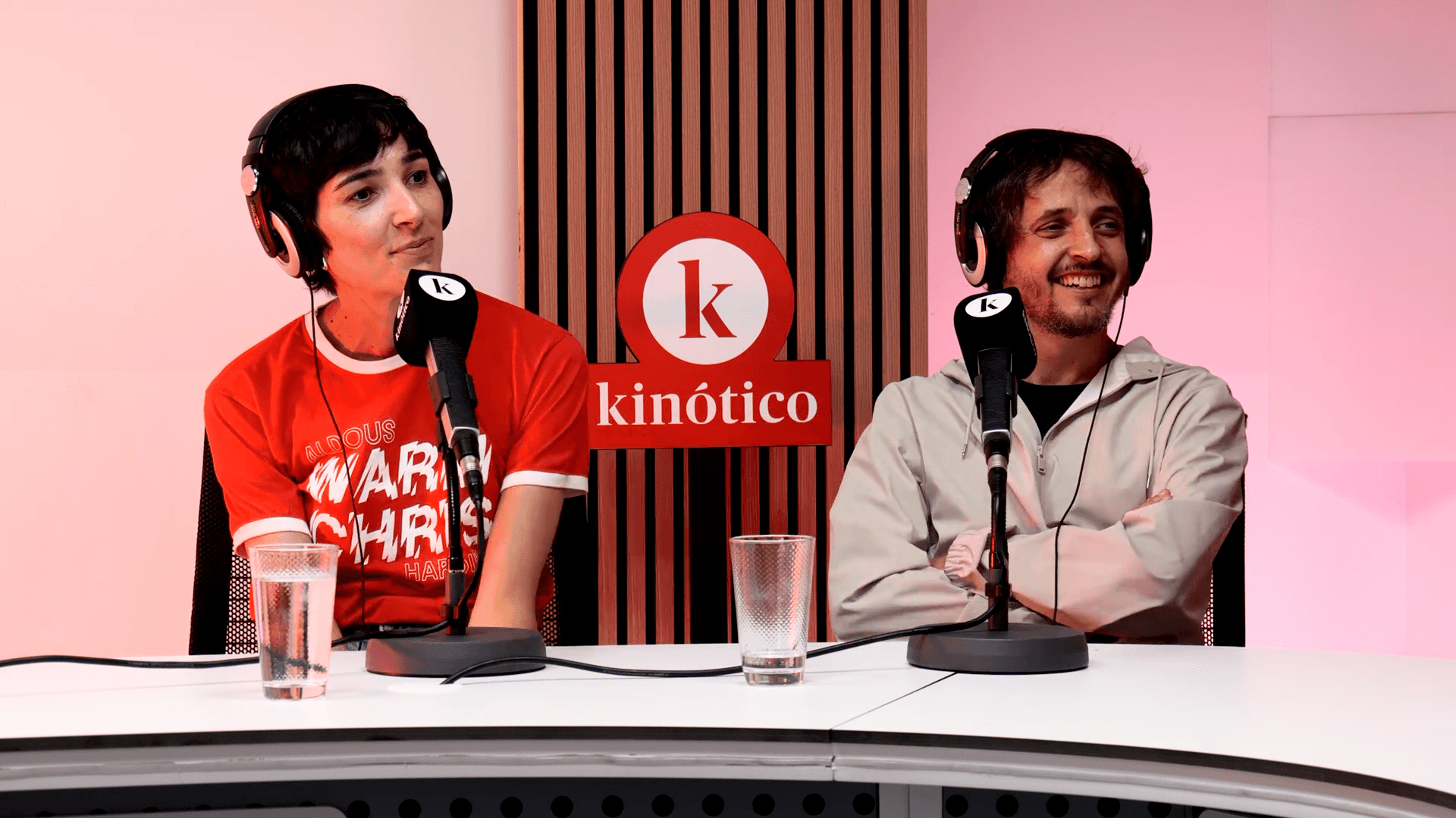 Isabel Peña y Eduardo Villanueva, creadores de la serie 'El Castillo', de Movistar Plus, en el podcast semanal de Kinótico